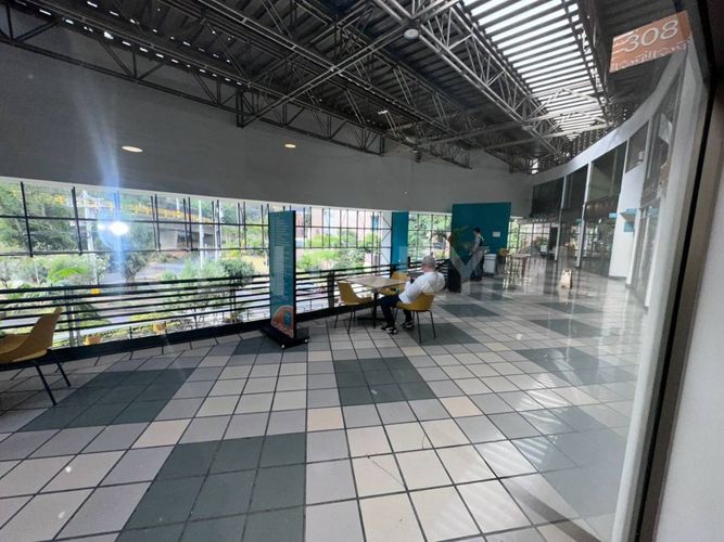 Local en arriendo en El Poblado, Medellín, 70 m² · foto 6 de 15
