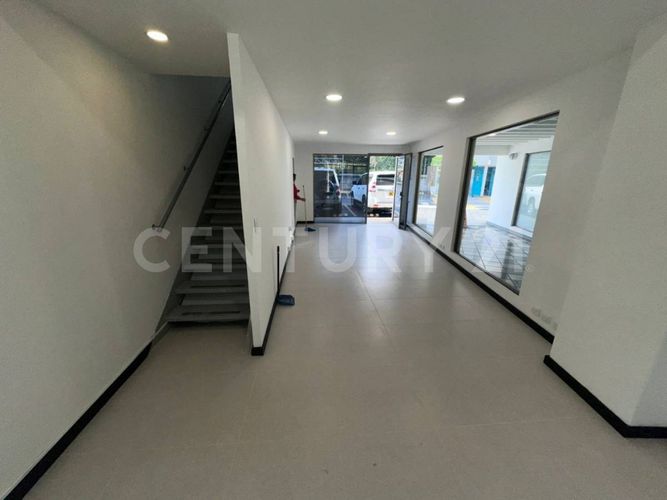 Local en arriendo en El Poblado, Medellín, 70 m² · foto 8 de 15