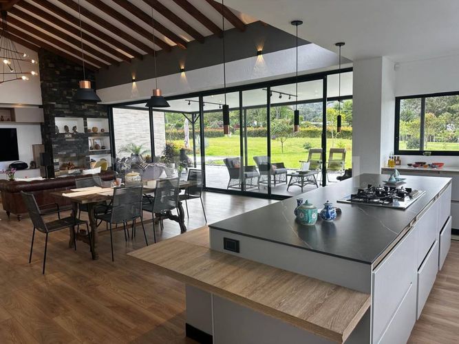Casa de 3 alcobas en venta en El Tambo, La Ceja, 356 m² · foto 4 de 24
