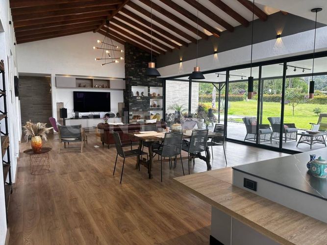 Casa de 3 alcobas en venta en El Tambo, La Ceja, 356 m² · foto 5 de 24