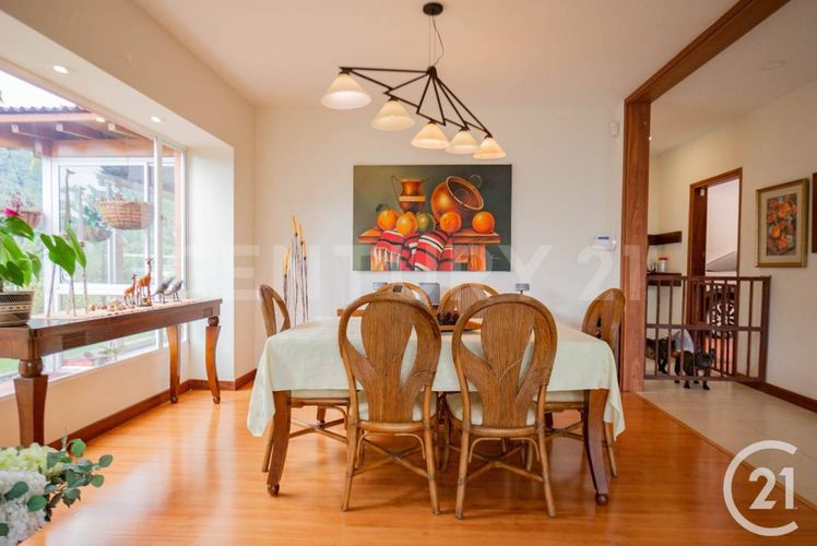 Casa de 4 alcobas en venta en Loma Del Escobero, Envigado, 370 m² · foto 11 de 18