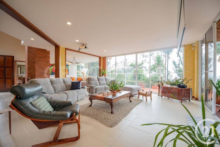 Casa de 4 alcobas en venta en Loma Del Escobero, Envigado, 370 m² · foto 12 de 18