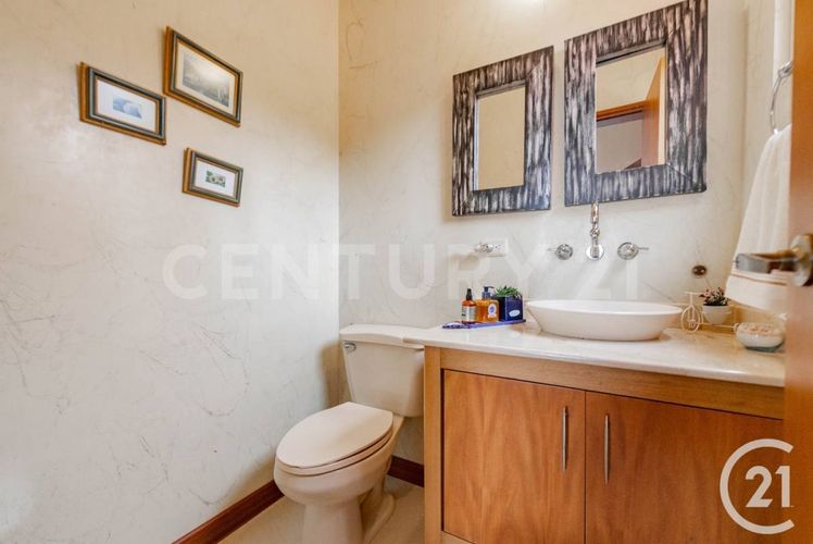 Casa de 4 alcobas en venta en Loma Del Escobero, Envigado, 370 m² · foto 13 de 18