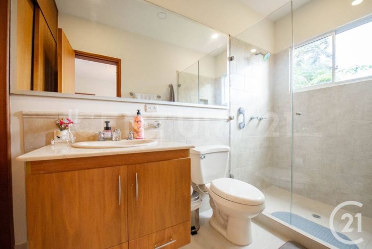 Casa de 4 alcobas en venta en Loma Del Escobero, Envigado, 370 m² · foto 15 de 18