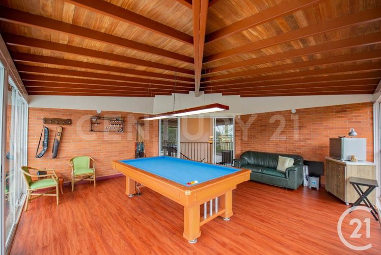 Casa de 4 alcobas en venta en Loma Del Escobero, Envigado, 370 m² · foto 16 de 18