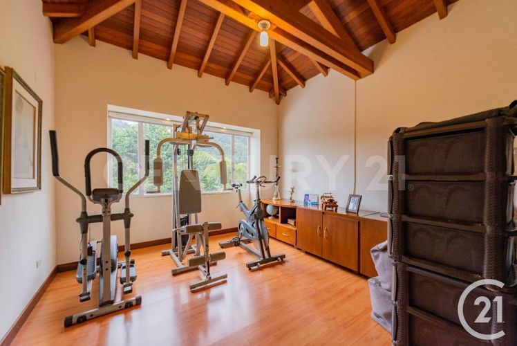 Casa de 4 alcobas en venta en Loma Del Escobero, Envigado, 370 m² · foto 17 de 18