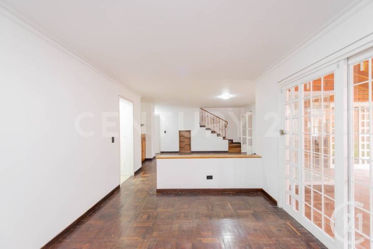 Casa de 3 alcobas en venta en Vizcaya, Medellín, 236 m² · foto 3 de 23