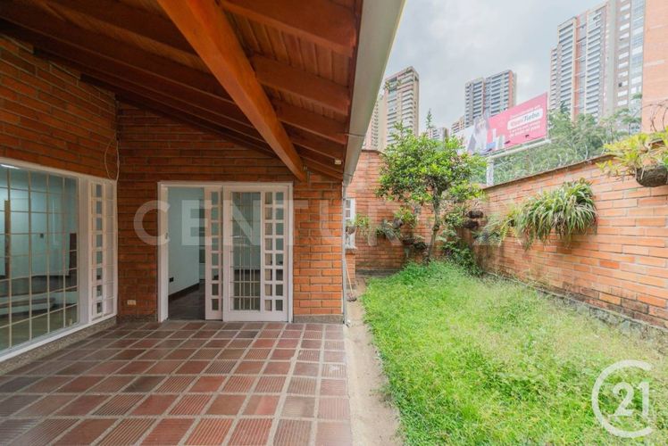 Casa de 3 alcobas en venta en Vizcaya, Medellín, 236 m² · foto 5 de 23