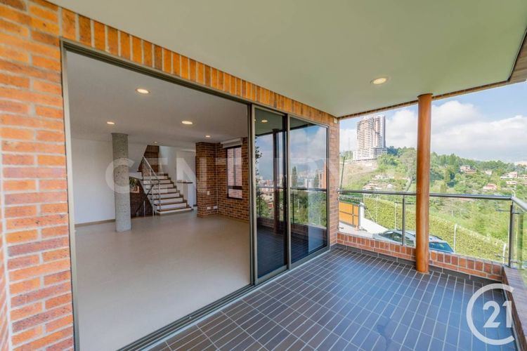Casa de 3 alcobas en venta en Entreamigos, Sabaneta, 266 m² · foto 11 de 24