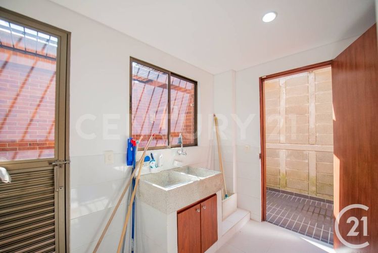 Casa de 3 alcobas en venta en Entreamigos, Sabaneta, 266 m² · foto 14 de 24