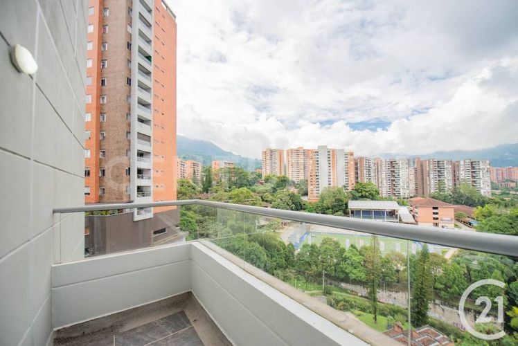 Apartamento de 2 alcobas en venta en Cumbres, Envigado, 113 m² · foto 3 de 24