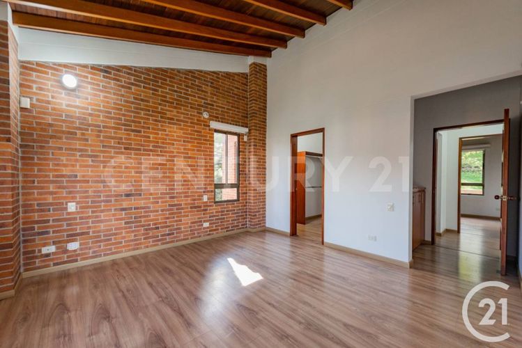 Casa de 3 alcobas en venta en Entreamigos, Sabaneta, 266 m² · foto 23 de 24