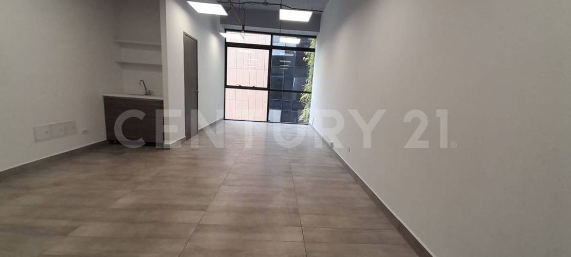 Oficina en arriendo en La Candelaria, Medellín, 36 m² · foto 2 de 9