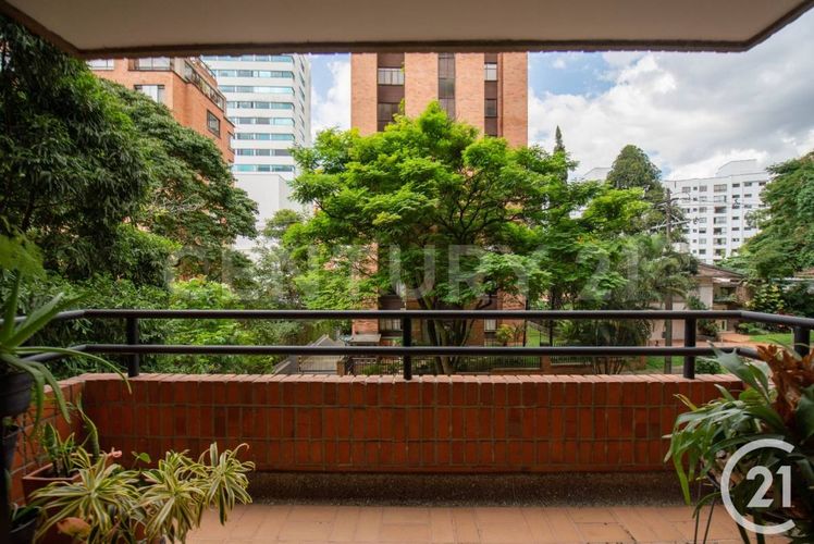 Apartamento de 3 alcobas en venta en La Florida, Medellín, 173 m² · foto 2 de 22