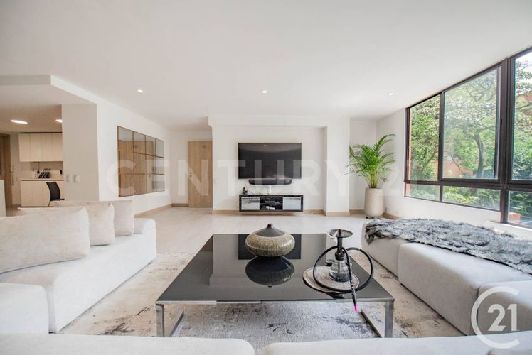 Apartamento de 3 alcobas en arriendo en San Lucas, Medellín, 230 m² · foto 2 de 21