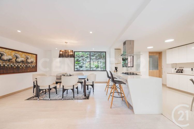 Apartamento de 3 alcobas en arriendo en San Lucas, Medellín, 230 m² · foto 4 de 21