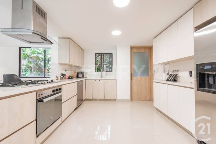 Apartamento de 3 alcobas en arriendo en San Lucas, Medellín, 230 m² · foto 5 de 21