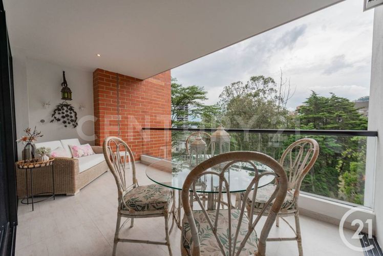 Apartamento de 3 alcobas en venta en Las Lomas, Medellín, 165 m² · foto 4 de 23