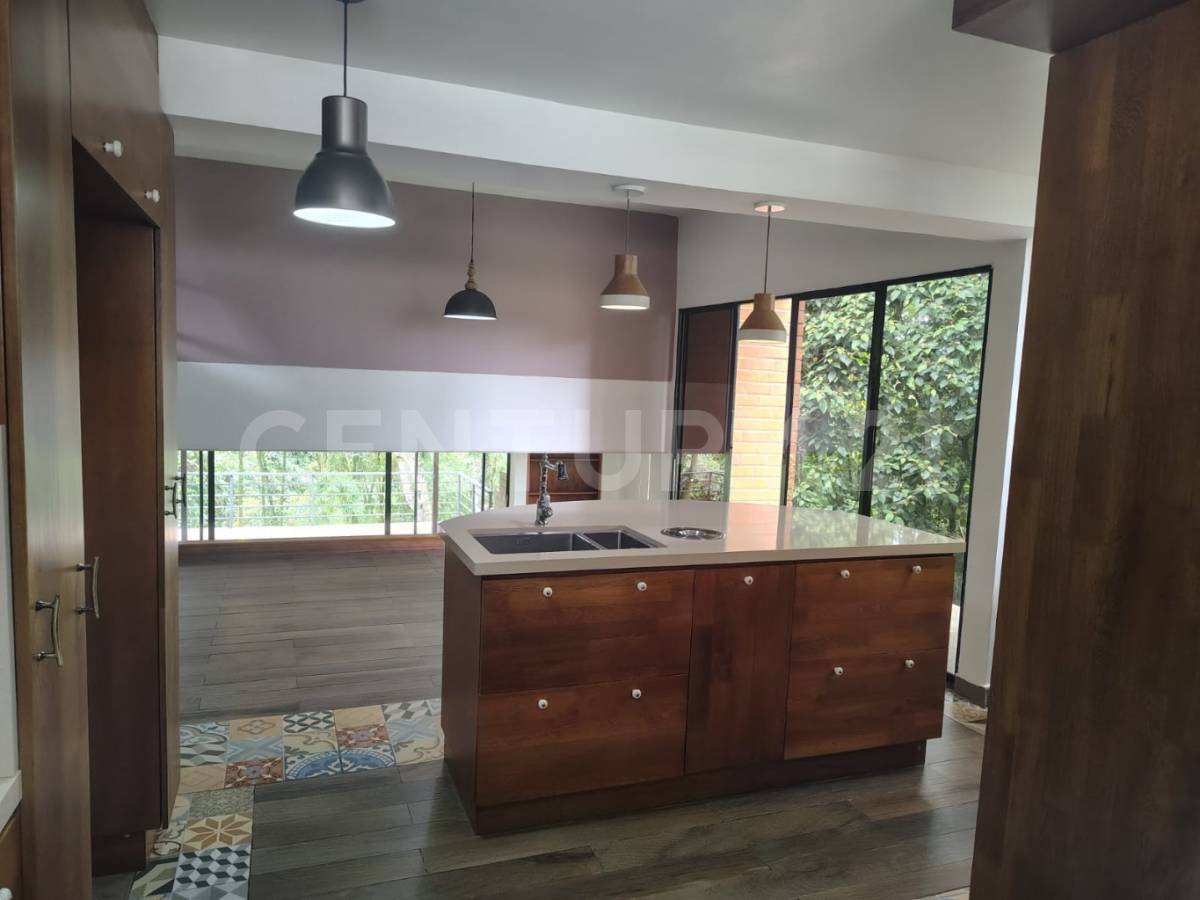 Casa en arriendo en El Poblado, Medellín · foto 5 de 24