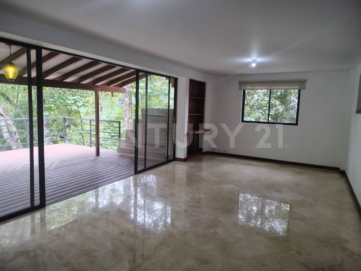 Casa en arriendo en El Poblado, Medellín · foto 7 de 24