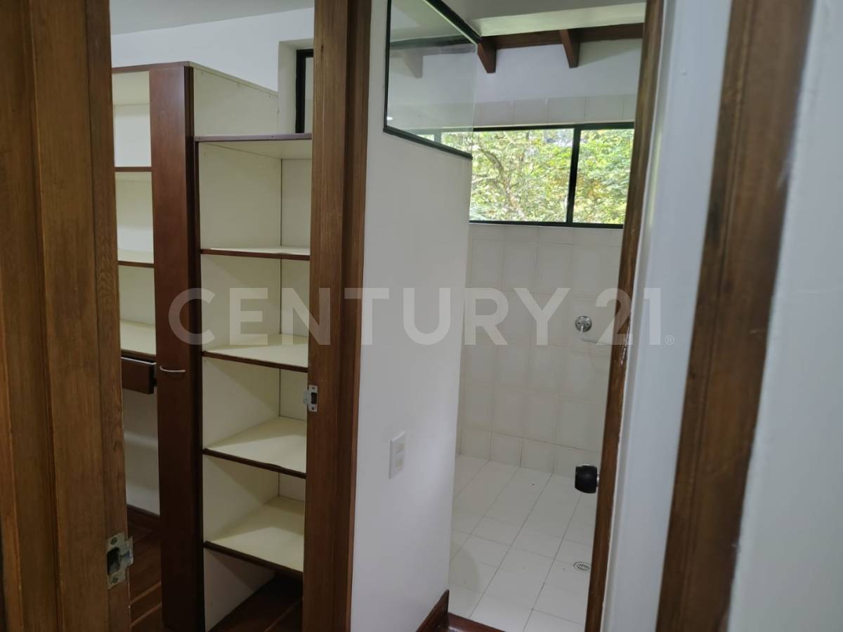Casa en arriendo en El Poblado, Medellín · foto 18 de 24