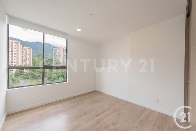 Apartamento de 3 alcobas en venta en Colina Campestre, Envigado, 205 m² · foto 5 de 23