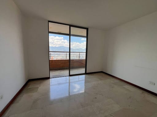 Apartamento de 3 alcobas en arriendo en El Tesoro, Medellín, 160 m² · foto 5 de 19