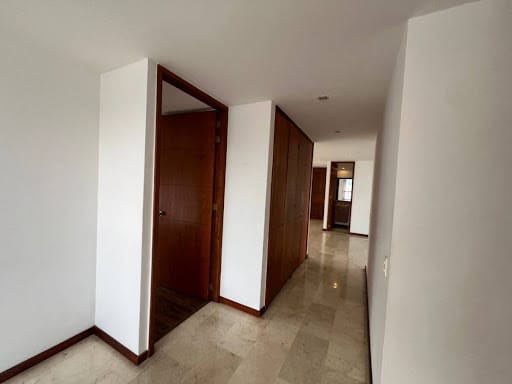 Apartamento de 3 alcobas en arriendo en El Tesoro, Medellín, 160 m² · foto 11 de 19