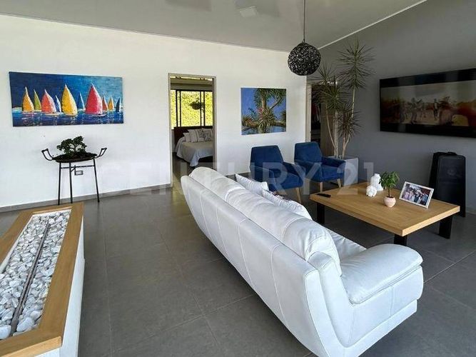 Casa de 3 alcobas en venta en Cristo Rey, El Carmen de Viboral, 280 m² · foto 3 de 23