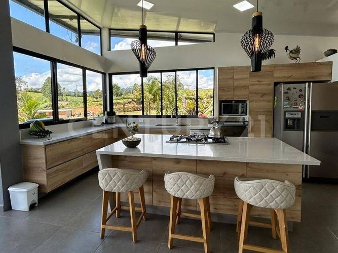 Casa de 3 alcobas en venta en Cristo Rey, El Carmen de Viboral, 280 m² · foto 5 de 23