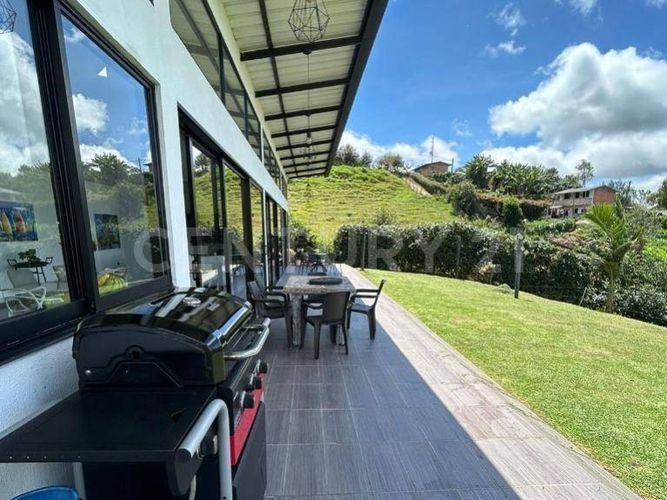 Casa de 3 alcobas en venta en Cristo Rey, El Carmen de Viboral, 280 m² · foto 18 de 23