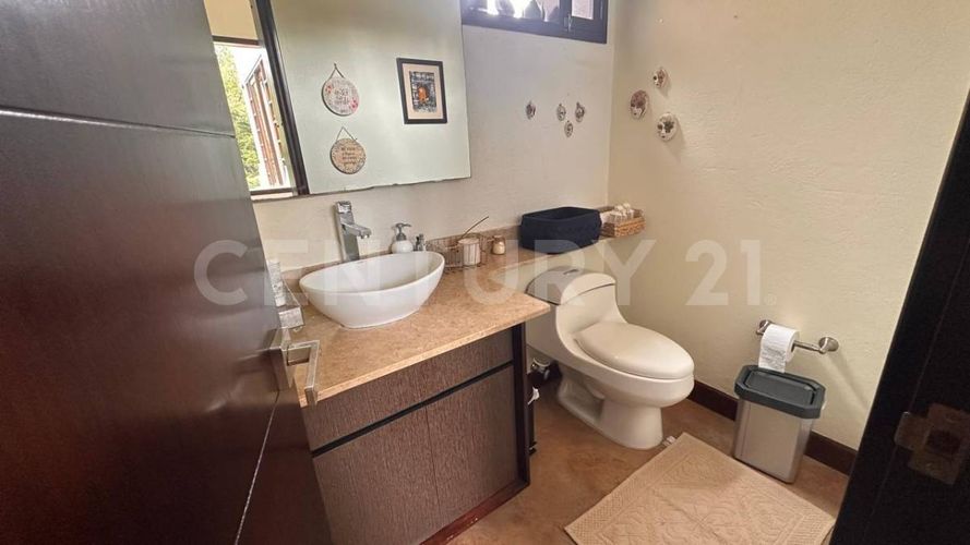 Casa de 4 alcobas en arriendo en Altos Del Escobero, Envigado, 426 m² · foto 6 de 24