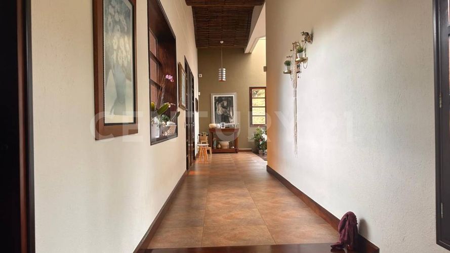 Casa de 4 alcobas en arriendo en Altos Del Escobero, Envigado, 426 m² · foto 7 de 24
