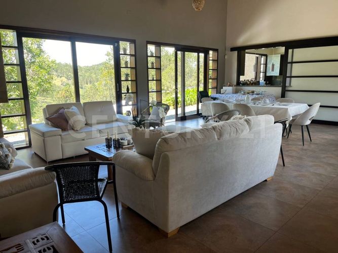 Casa de 4 alcobas en arriendo en Altos Del Escobero, Envigado, 426 m² · foto 8 de 24
