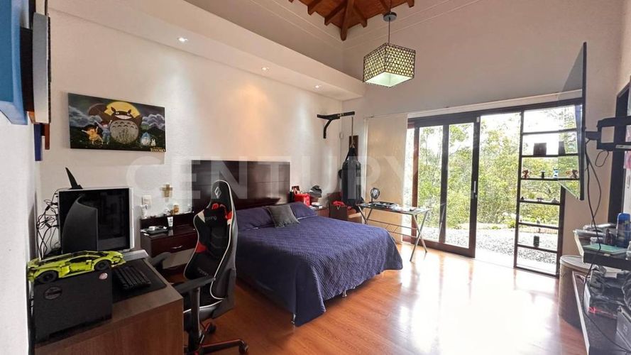 Casa de 4 alcobas en arriendo en Altos Del Escobero, Envigado, 426 m² · foto 23 de 24