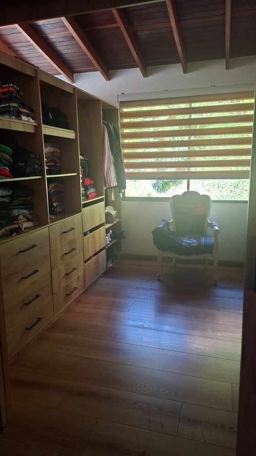 Casa de 3 alcobas en venta en Las Antillas, Envigado, 210 m² · foto 8 de 24