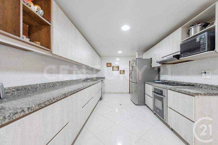 Casa de 4 alcobas en venta en La Milagrosa, Medellín, 662 m² · foto 10 de 24