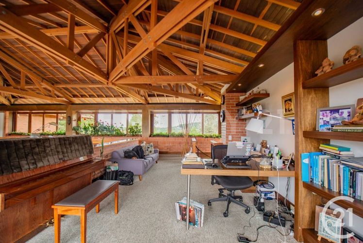 Casa de 3 alcobas en venta en Loma Del Escobero, Medellín, 450 m² · foto 4 de 23