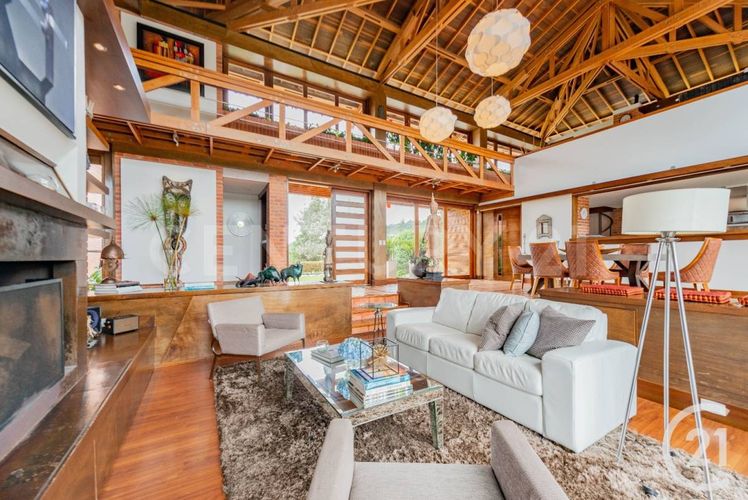 Casa de 3 alcobas en venta en Loma Del Escobero, Medellín, 450 m² · foto 6 de 23