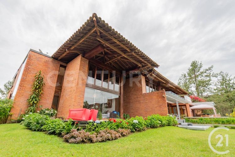Casa de 3 alcobas en venta en Loma Del Escobero, Medellín, 450 m² · foto 19 de 23