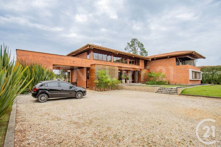 Casa de 3 alcobas en venta en Loma Del Escobero, Medellín, 450 m² · foto 21 de 23