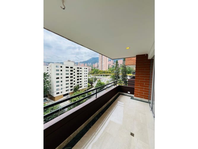 Apartamento de 3 alcobas en arriendo en La Florida, Medellín, 150 m² · foto 9 de 10