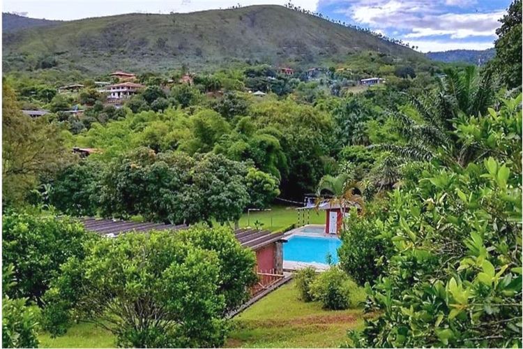 Casa de 5 alcobas en venta en Montebello, Cali, 250 m² · foto 2 de 24