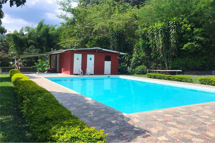 Casa de 5 alcobas en venta en Montebello, Cali, 250 m² · foto 3 de 24
