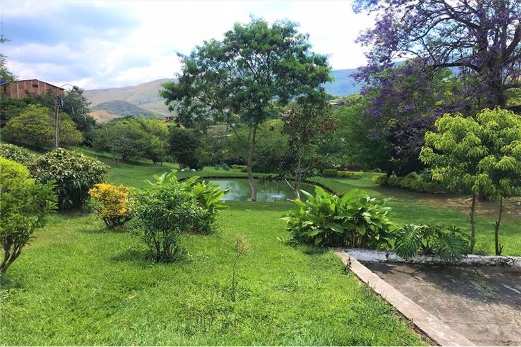 Casa de 5 alcobas en venta en Montebello, Cali, 250 m² · foto 11 de 24