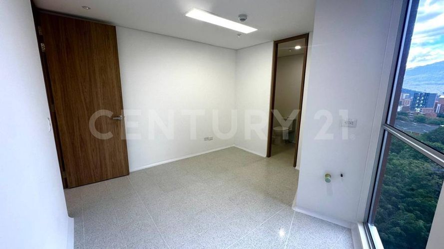 Consultorio en arriendo en Los Pinos, Medellín, 25 m² · foto 12 de 18