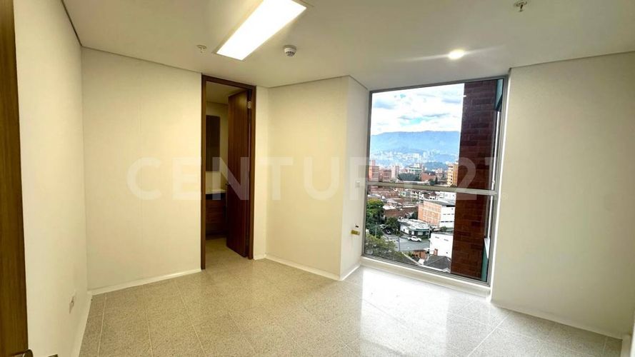 Consultorio en arriendo en Los Pinos, Medellín, 25 m² · foto 13 de 18