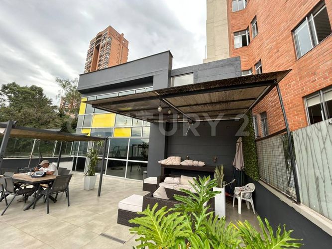 Oficina en arriendo en Villa Carlota, Medellín, 400 m² · foto 2 de 22