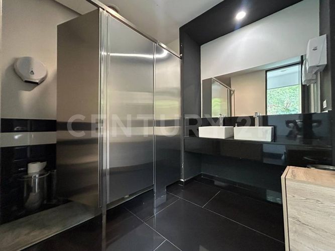 Oficina en arriendo en Villa Carlota, Medellín, 400 m² · foto 11 de 22