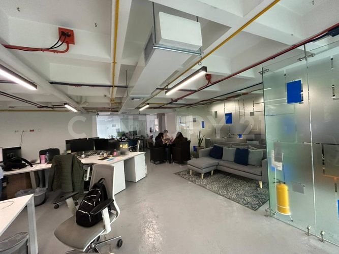 Oficina en arriendo en Villa Carlota, Medellín, 400 m² · foto 18 de 22
